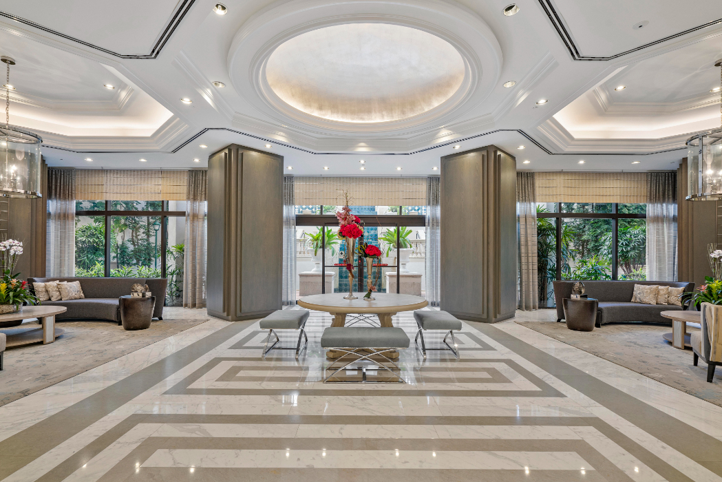 2000 Island Blvd lobby