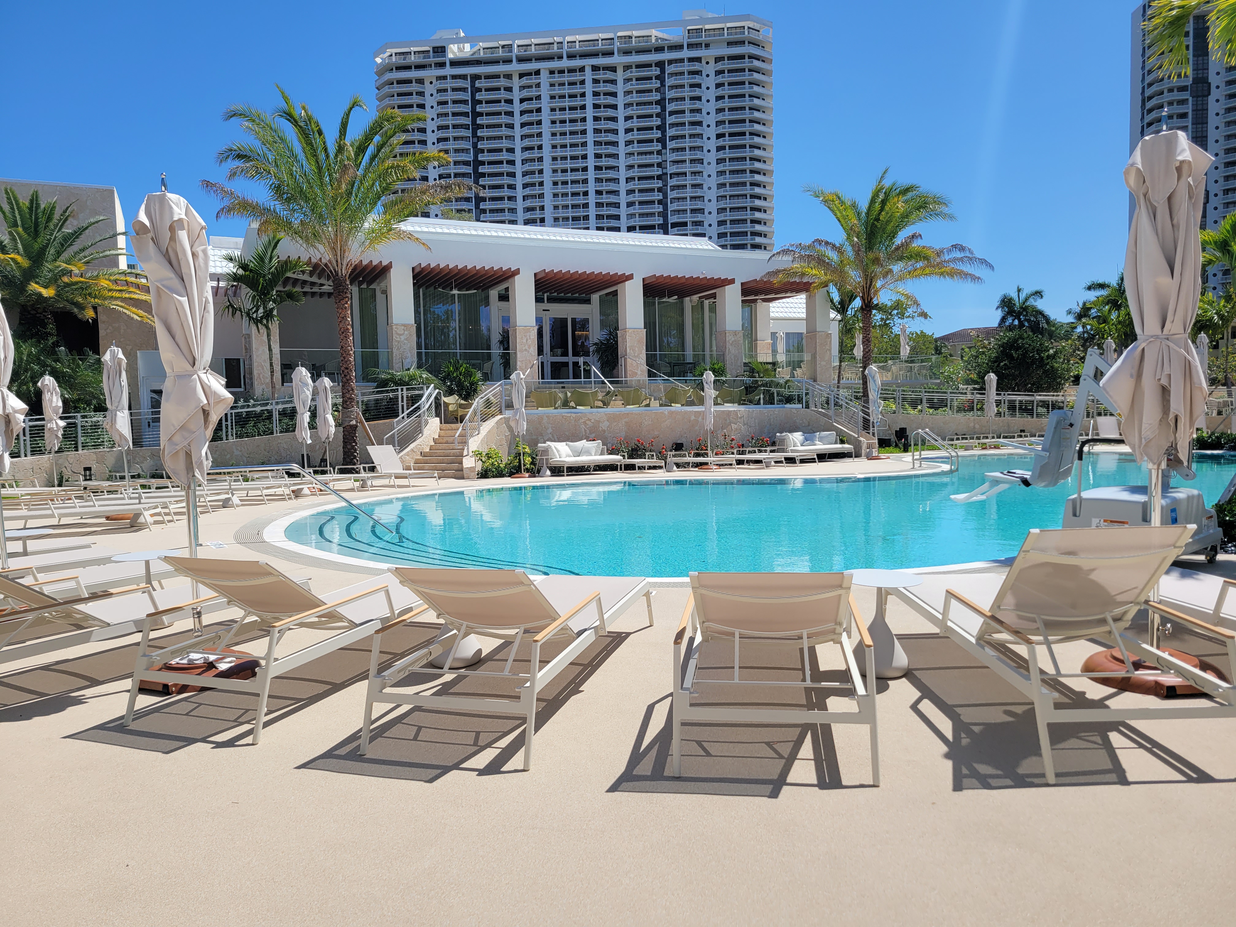 Williams Island resort-style pool deck