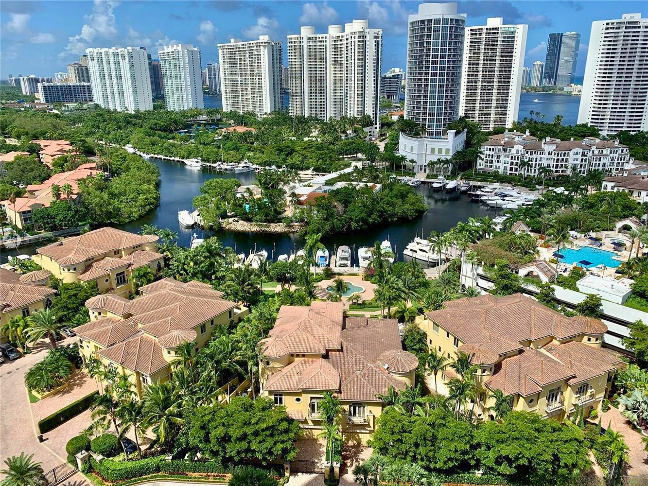 Villa Fiora townhomes at Williams Island